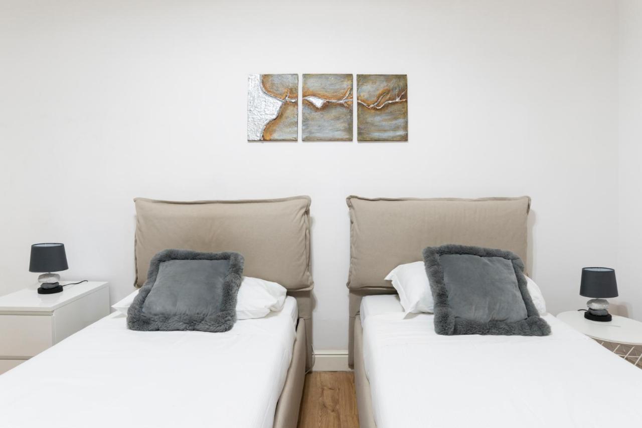Apartmán Tiber Majesty 25 Piazza Del Popolo Řím Exteriér fotografie
